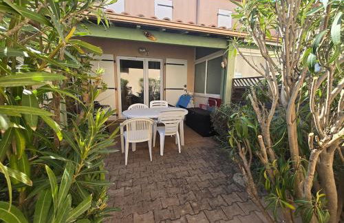 Les Soleillades- Villa, résidence avec piscine et stationnement à proximité de la mer - Foto 6