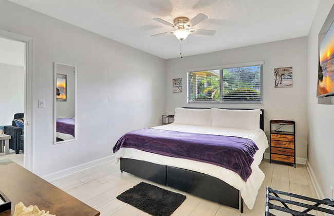 Waterfront Villa Private Pool! - Foto 8