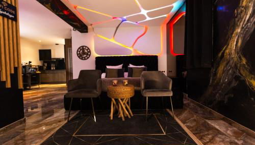 Krystalisya Room Suite Spa Privatif Sauna Jacuzzi Siege Massant - Foto 1