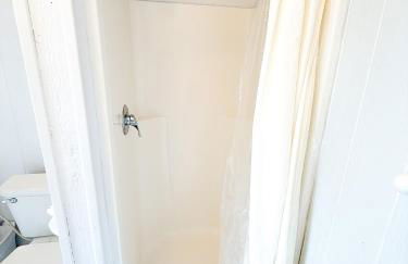 Treetop Village-2Bed2BathPoolsDockPickleball - Foto 13