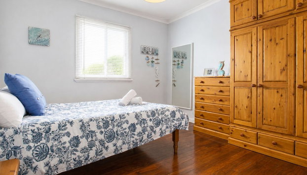 Relax and Unwind at Otters Retreat - Photo 5, Chambre
