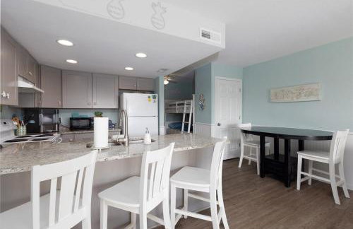 The Salty Pineapple- Ocean Views & Beach Access - Foto 35