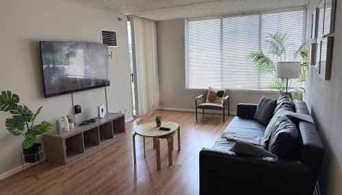 Spacious and Minimalist Apartment on Pentagon City - Photo 2