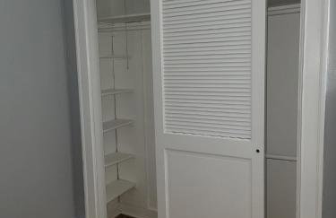 Across St Francis Hospital and near Northwestern - Foto 21