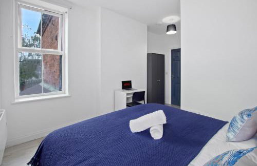 Super Cozy I Sleeps 3 I Fast Wi-Fi I Self Check-in I Free Parking I LongTerm Rates Available - Foto 5