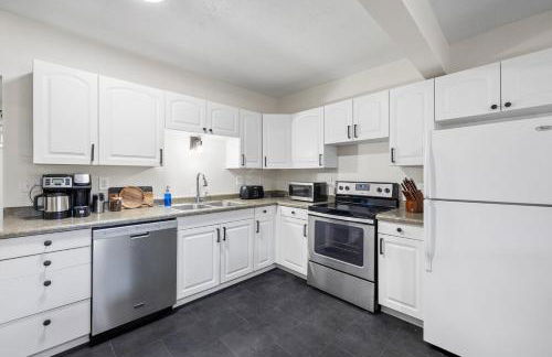 Buffalo Ridge - Hot Tub & Walk to Downtown - Foto 13