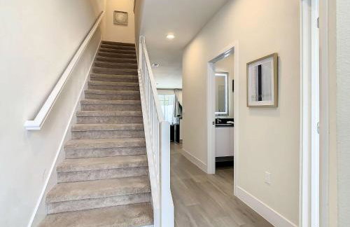 Trendy Thematic 3BR Townhouse with Private Pool - Foto 34