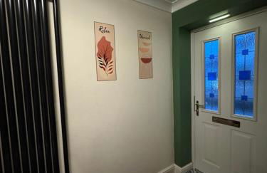 Cherry Blossom Apartment - 3 bed, parking, garden - Photo 47