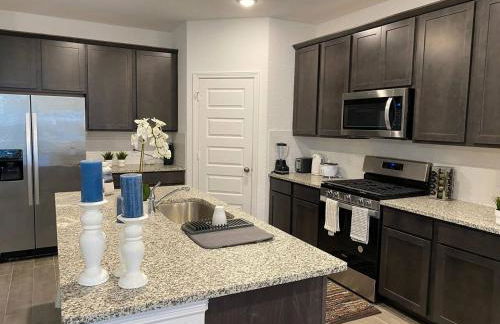 4-BR Cheerful Home Long Term Stay Equipped in Katy - Foto 36