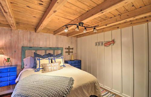 Scenic Greers Ferry Cabin with Deck and Fire Pit! - Foto 12