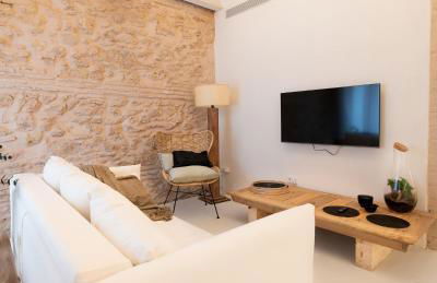 Design house with swimming pool near the sea - Photo 18