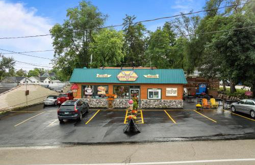 Williams Bay Family Getaway Beach Kayaks and Lake Geneva Adventures - Foto 27