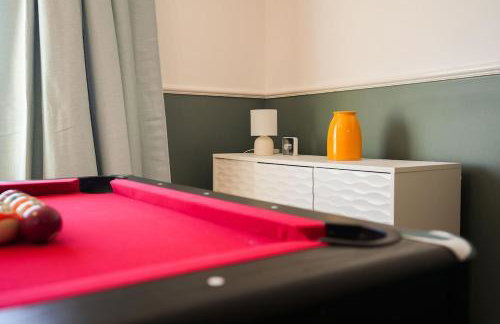 Stupton House, Large 3 Bed House that Sleeps 8 with Full Size Pool Table & FREE Parking - Hosted by Stay Host Save - Foto 52