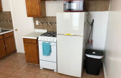 Private 2 bedroom and 1 bathroom house in a quiet area and convenient to NYC bus and train, MetLife Stadium FIFA World Cup 35 minutes away - Foto 11