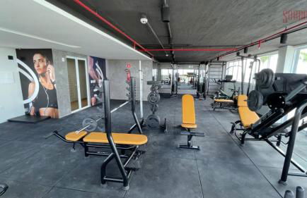 Ap próx ao shopping com garagem, piscina e ar - Foto 45