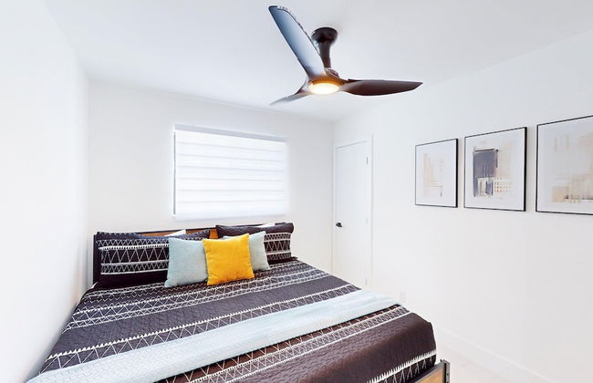 Casa Lucia 5 Bedroom Home With Pool Near Hard Rock Casino - Photo 25