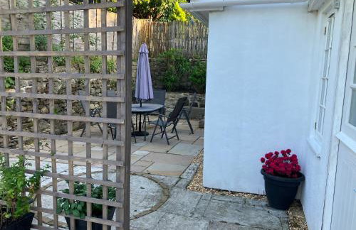 Lovely cottage in Penryn centre with parking - Photo 32