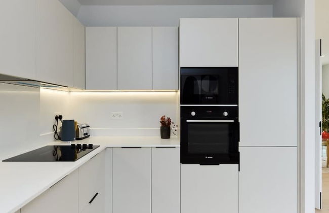 The Brondesbury Hideaway - Stylish 3bdr Flat With Balcony Parking - Foto 1