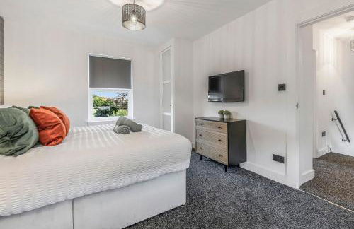 Parkside 2 bedroom house near Dunfermline & Edinburgh - Photo 4