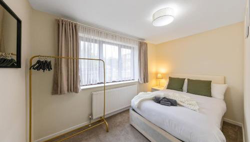 The Belvedere Stay - Free Parking, Spacious Garden, Super King Bed - Photo 3