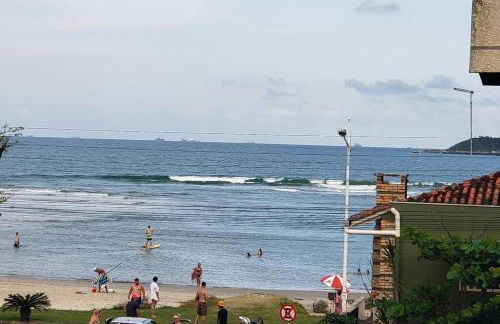 Ótimo apartamento com ampla sacada e vista pro mar - Foto 1