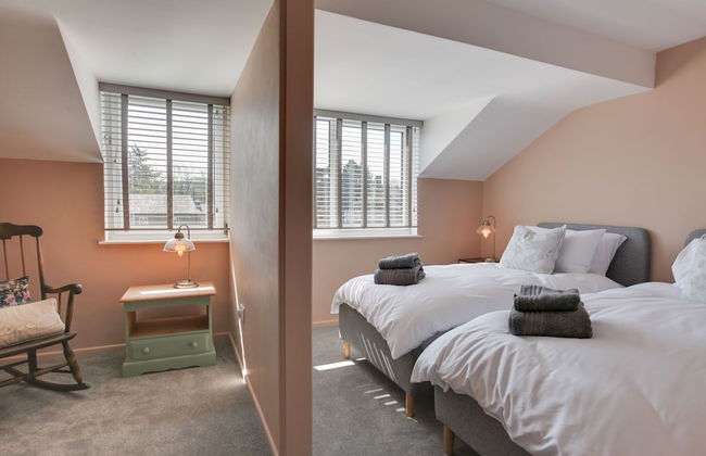 Outstanding 3 Bedroom Townhouse in Hertford - Foto 13