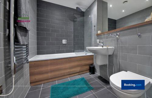 Last-Minute Offer l Exclusive Deal on 2-Bed, 2-Bath for 4! l Manchester City Loft by Hedgerow - Foto 17