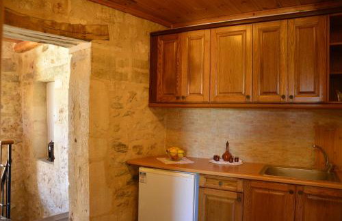 Roukouneli Traditional Stone House - Terrace & BBQ - Foto 15