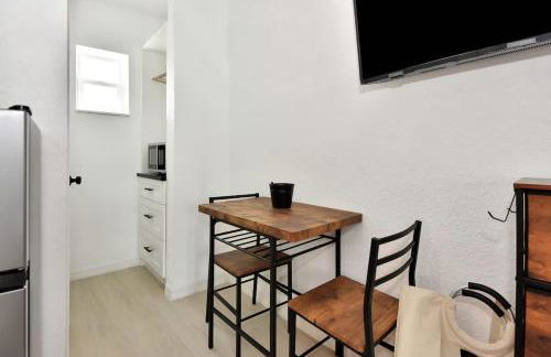 Modern Queen Suite #2 - Steps to Daytona Beach - Foto 8