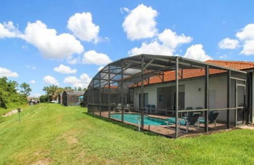 Serene 4-Bedroom Lakeview Retreat with South-Facing Pool & Sun-Drenched Outdoor Living - Foto 19