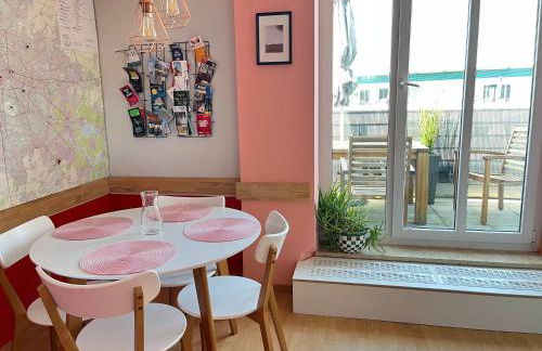 COOLEST Apartment in Berlin, easy Check-in, near BER Airport - Quiet&Cozy Penthouse - Foto 14