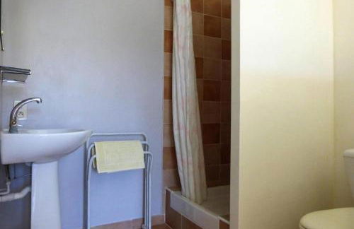 Charming Stone House With Terrace - Photo 26