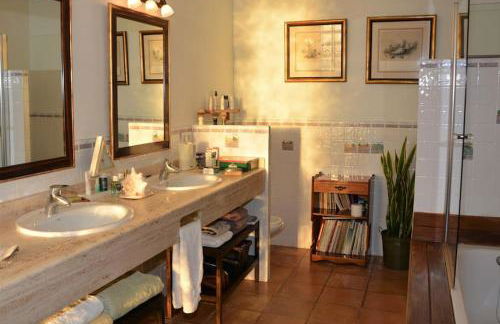 Villa Sitges Julia Vista Espectacular 2 k m s de la Playa Comoda & Area Tranquila Amplitud interior y plana - Foto 29