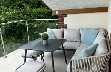 Tranquil North Devon Lodge - 2BR, Countryside Views & Pool, High Bickington close to Umberleigh, Barnstaple, Bideford & Westward Ho - Foto 2