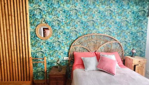 GATU PREMIUM Villa Lurberri piscina privada, 4 dormitorios, 2 baños, parking , jardines, " Preferente mayores de 25 años y familias " ín y barbacoa - Foto 4