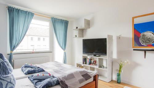 - Stellar Haven Deluxe with Cosmic Design - 3-Room Space-Themed Apartment 75 qm - Central Location - Balcony - Renovated 2024 with TV & Netflix - Full Kitchen - Free Parking - Near Metro & Airport - Galaxy-Inspired Interior - - Photo 4, towels