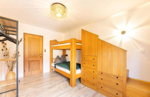 Großes Ferienhaus mit Garten für Familie & Gruppen bis 13 Personen - Foto 6