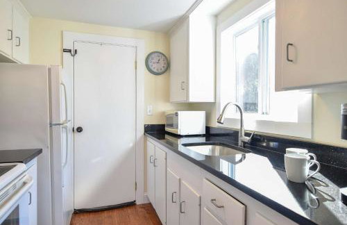 Pristine Multi-Family Home w Barn Game Room - Foto 33