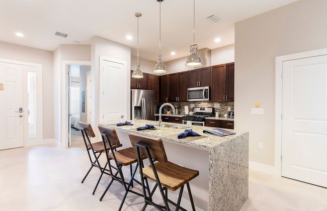 3 BR 3BA Villa 5min Disneyworld Hot Tub BBQ - Foto 12