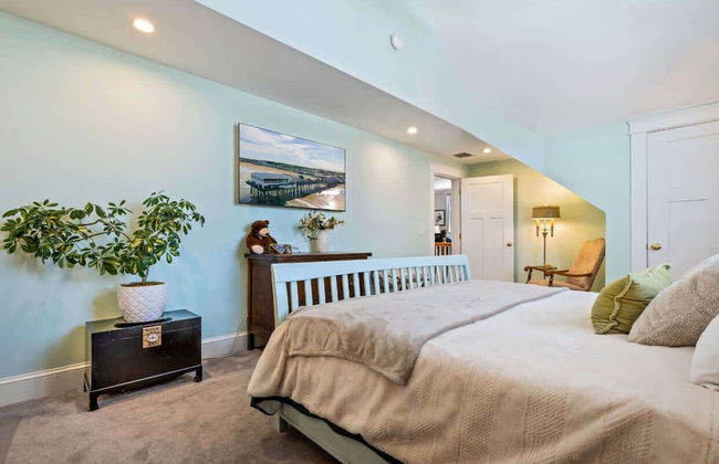 Golf-front Personal Arcade Hot tub Outdoor Kitchen - Photo 6