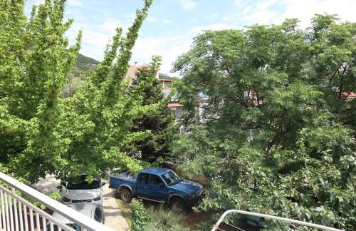 Angela House - Photo 17