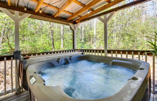 8 Mi to Helen: Sautee Nacoochee Home w/ Hot Tub - Foto 27