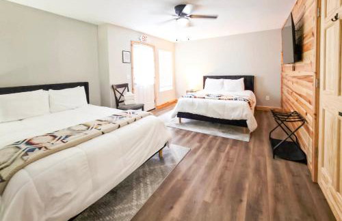 Bowling Alley! Expansive Group Getaway in Lewiston - Foto 29