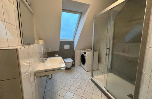 Grand Suite - Perfekt für 6-8! Parken Flughafen - Foto 23