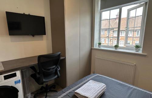 Bright Modern, Private Apartment,15 Mins To Central London - Photo 11
