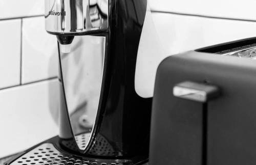 Four Bed House - Garden - Parking - Speed Wi-Fi 75CMR - Foto 14