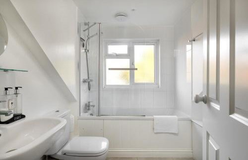 Beautiful cottage style 3-bed By Valore Property Services - Foto 25