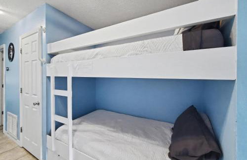 Navarre Beach Landing - Beach Gear Included - Walk to Beach - Sunset Views - Foto 25