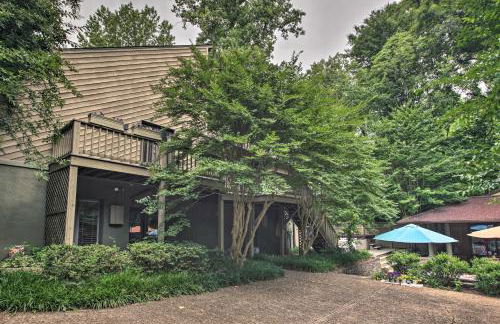 The White Elephant Inn Getaway with Pool and Hot Tub! - Foto 42