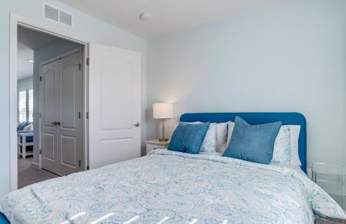 Modern and Spacious Home with Pool in Ocean View! - Foto 26